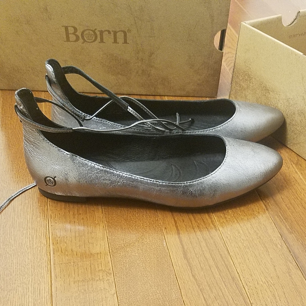 Born metallic leather flats, sz 8.5
